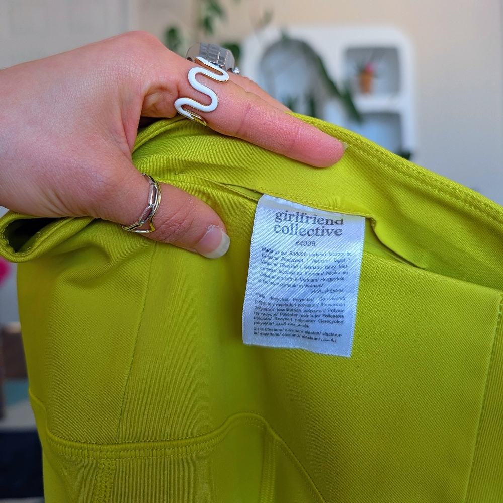 Girlfriend Collective chartreuse compressive leggings - Picture 3 of 4